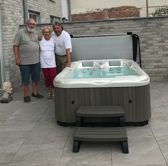 luxspas wellis camion onderhoud service spas jacuzzi